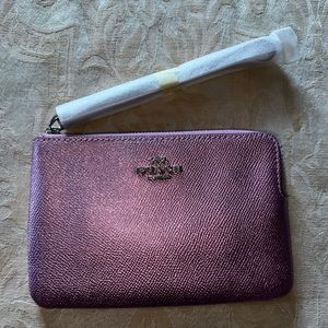 Corner Zip Wristlet